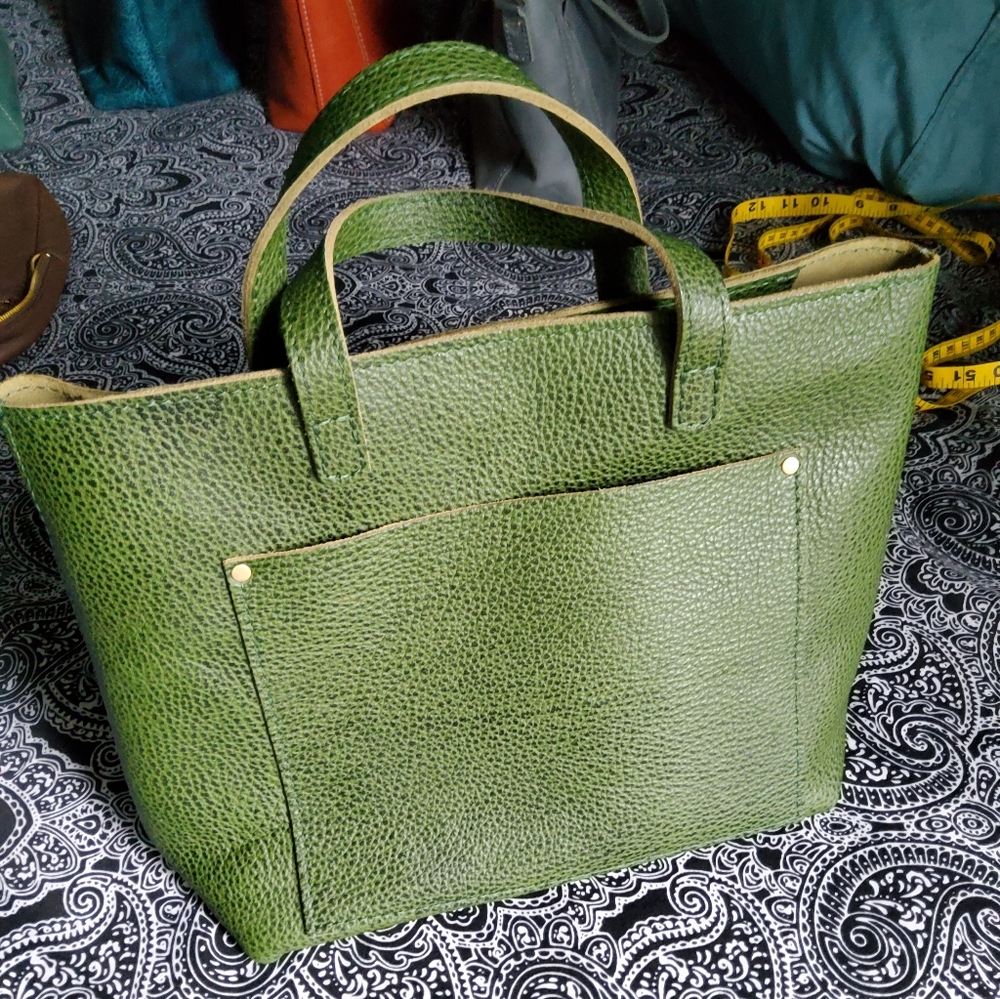 Portland Leather Goods Medium crossbody in Avocado!!